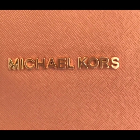 Michael Kors Pink Tote 👜 - Picture 3 of 5